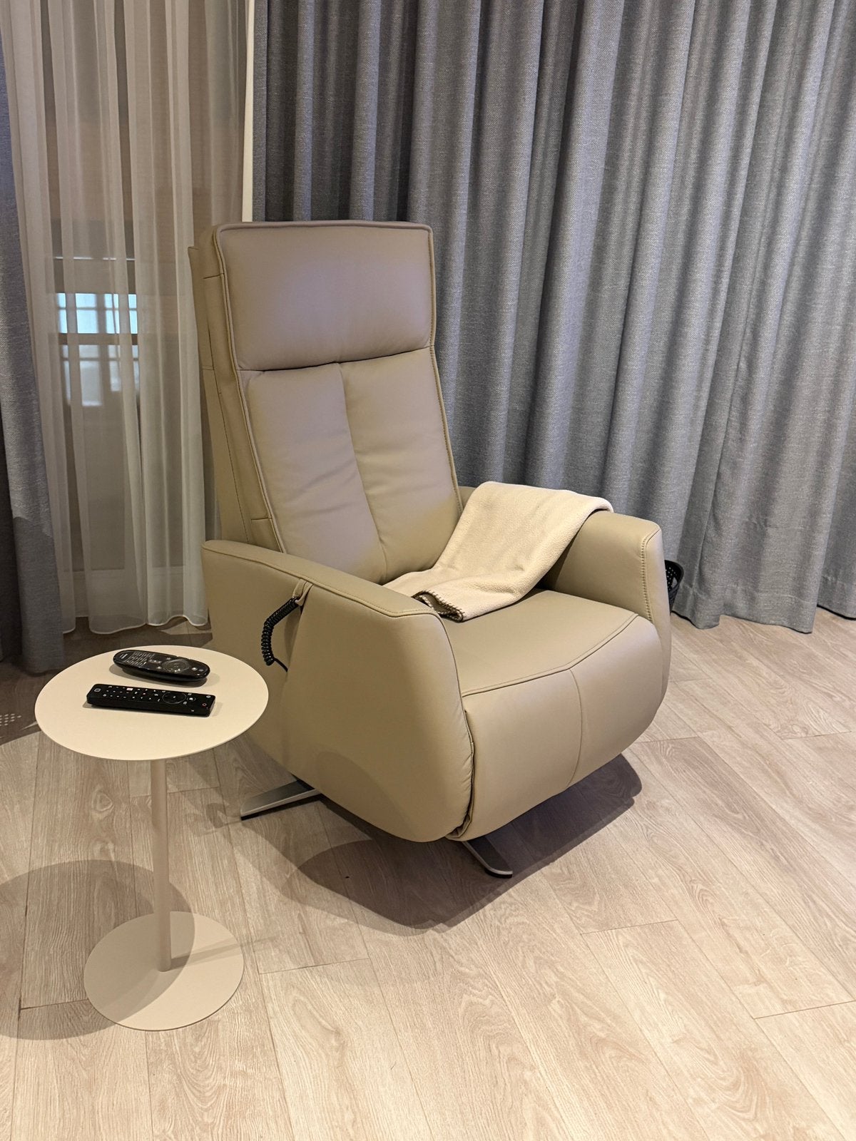Fauteuil relax électrique de la marque Swiss Relax, Maison & Meubles, Fauteuils, Enlèvement, Comme neuf