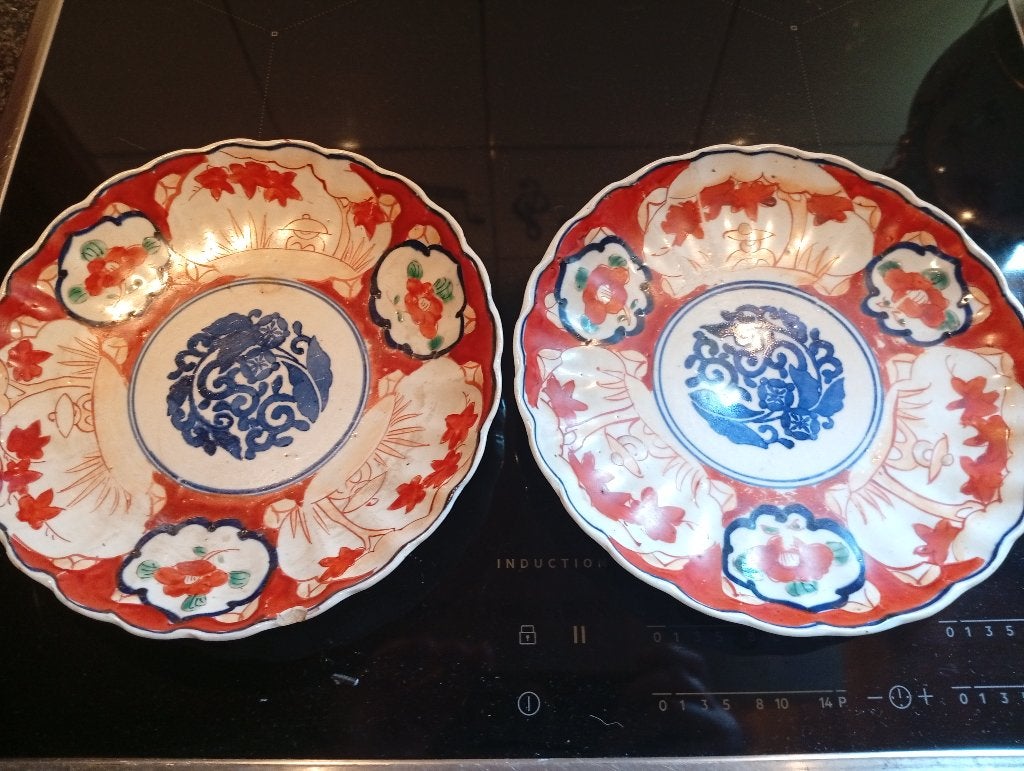 2 Assiettes en Porcelaine d'Imari Japon Meiji (Fin XIXe), Antiquités & Art, Enlèvement ou Envoi