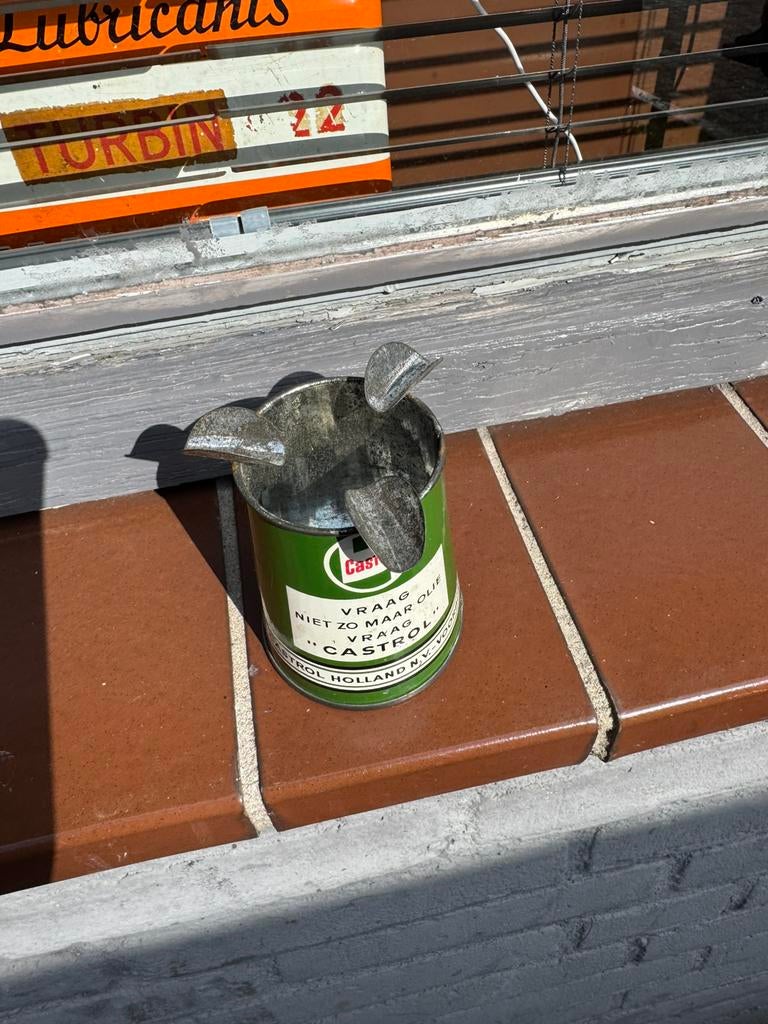 Ancien cendrier/bidon d'huile publicitaire Castrol, Collections, Marques & Objets publicitaires, Enlèvement ou Envoi, Utilisé