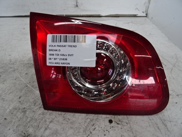 PANNEAU ARRIÈRE GAUCHE AVEC LAMPE Passat Variant (3C5), Utilisé, Volkswagen