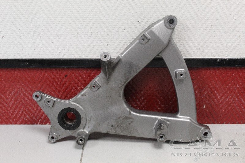 SUPPORT MOTEUR DROIT AN 400 Burgman 2007-2017 (AN400), Dhr. S. di Majo, Utilisé, Info@cama-motorparts.nl, P.J. Troelstraweg 8 8
3144 CX  MAASSLUIS, NL
