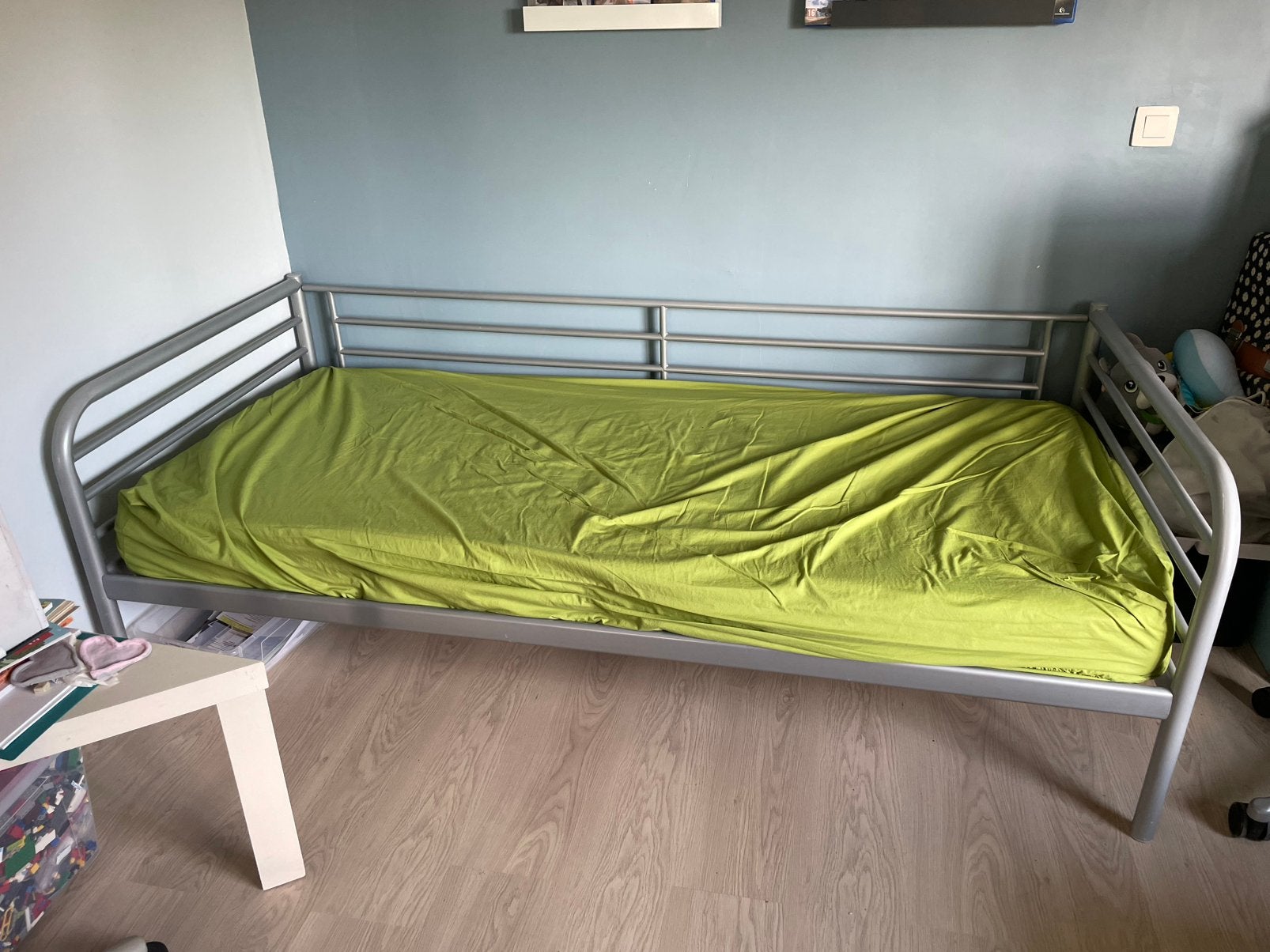 Gratis eenpersoonsbed met matras, Huis en Inrichting, Ophalen, Zo goed als nieuw