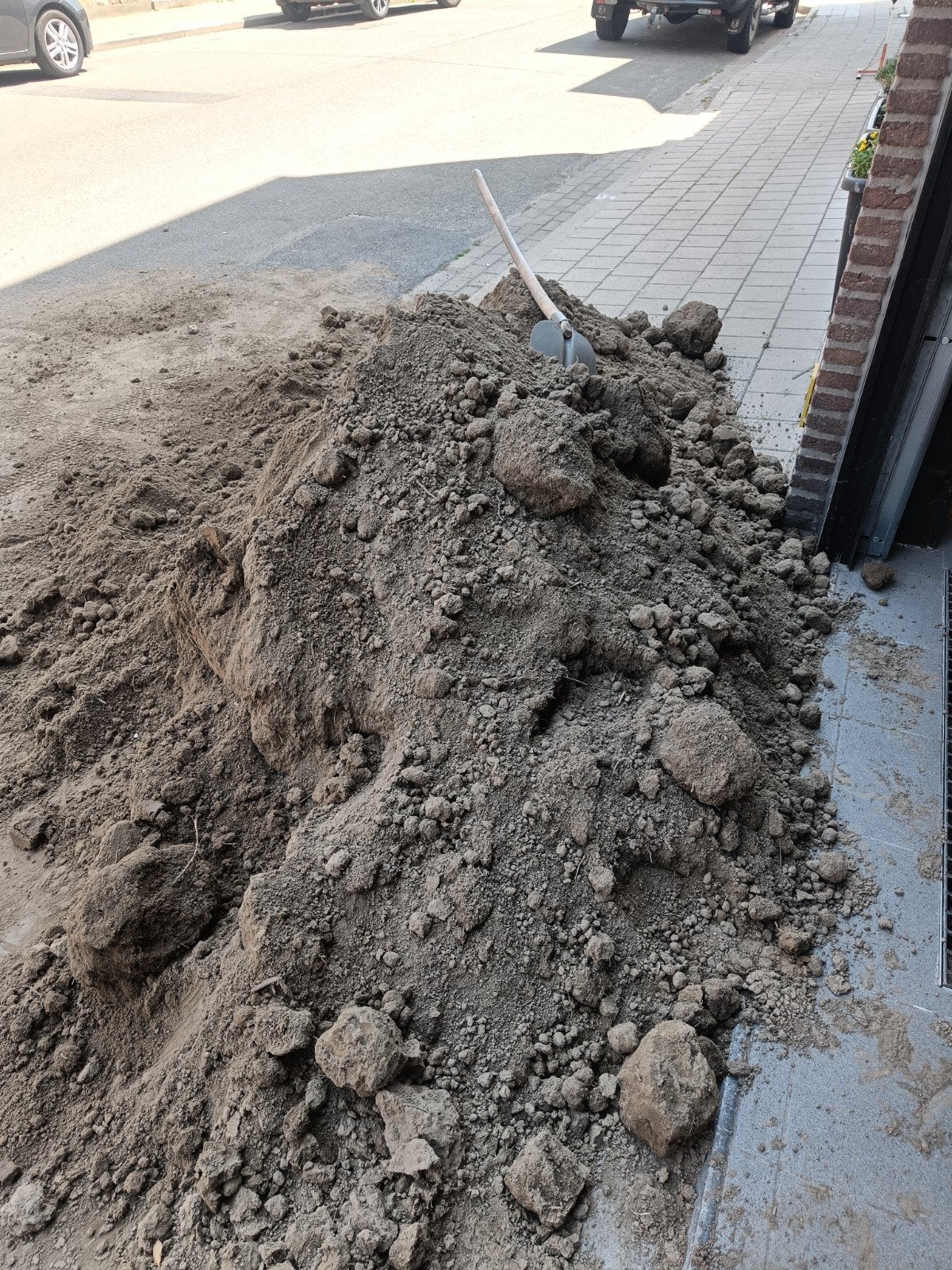 Gratis teelaarde vandaag nog op te halen!, Ophalen