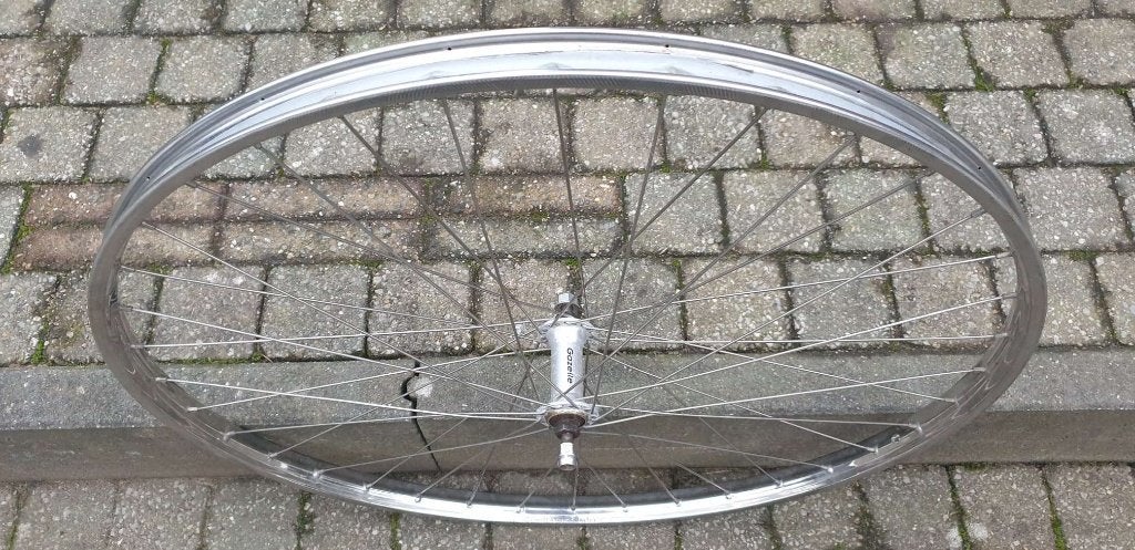 Oma fiets voorwiel 28 inch, Fietsen en Brommers, Fietsen | Dames | Omafietsen, Ophalen of Verzenden, Zo goed als nieuw