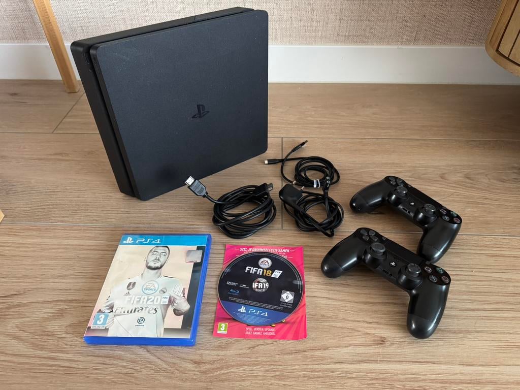 Sony PS4 1TB + 2 Controllers + FIFA Games – Compleet, Met 2 controllers, Ophalen of Verzenden, 1 TB, Slim