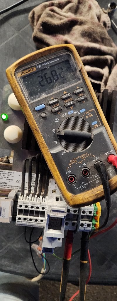 24VDC-voedingen 25A Legrand 46927 en 0 470 26, Elektronische apparatuur, Ophalen, Zo goed als nieuw