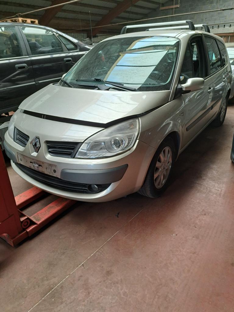 Renault Grand Scenic, Enlèvement, Renault