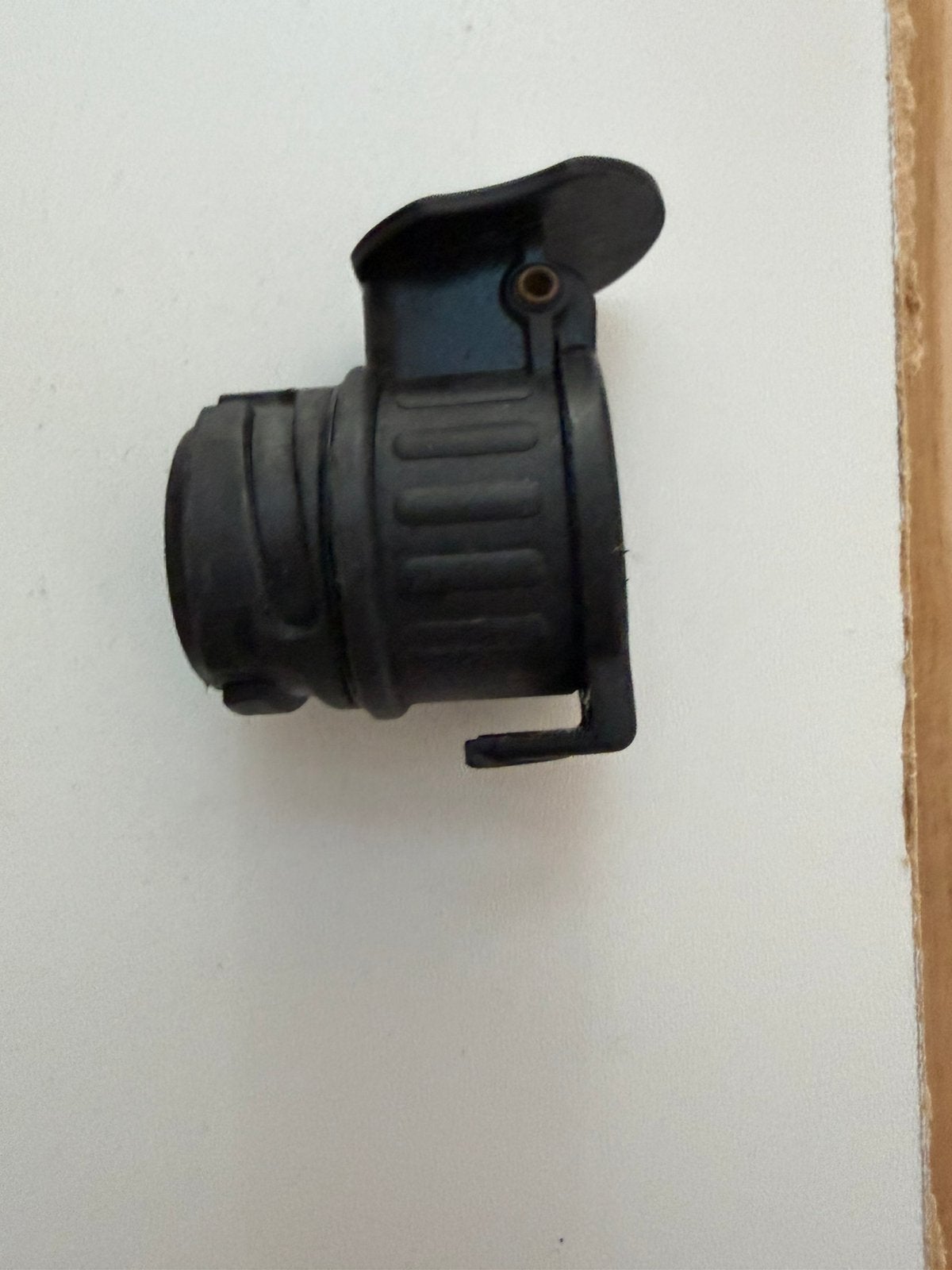 Adaptateur monobloc 13 plots mâle / 7 plots femelle, Ophalen, Zo goed als nieuw