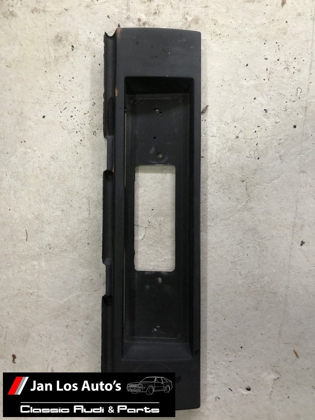 Audi 80 B2 typ 81 Kentekenplaathouder middenplaat 84-87, -, Audi, Utilisé, -