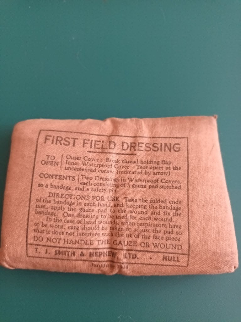 WW2 First Field Dressing UK Originale (1), Enlèvement ou Envoi, Armée de terre, Autres types
