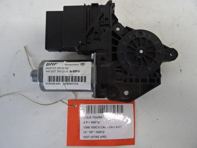 MOTEUR LEVE VITRE ELECTRIQUE ARRIÈRE DROIT (5K0959704A), Utilisé, Arrière, Volkswagen