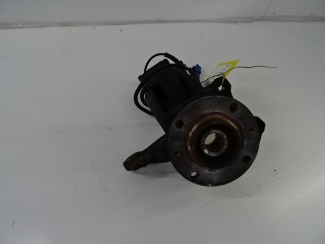 MOYEU DE ROUE AVANT DROIT Peugeot 207 SW (WE / WU), Utilisé, Peugeot