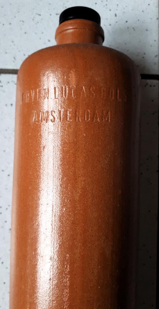 Bouteille de Genièvre, Enlèvement