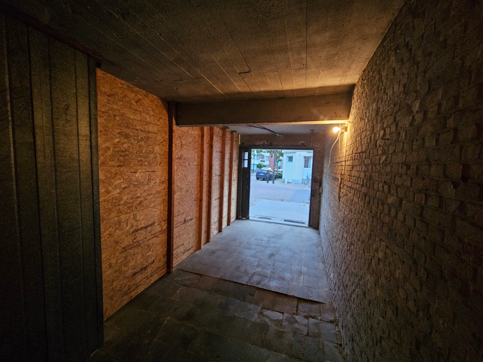 Grote Garage met electriciteit te huur Mortsel, Antwerpen (stad)