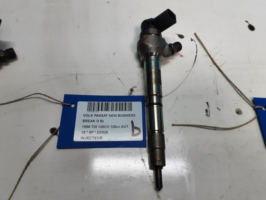 INJECTOR BRANDSTOF Passat Variant (3G5) (04L130277AC), Auto-onderdelen, Gebruikt, Volkswagen, Mevr. I. Hauben, Rue de l'Espoir 34 34
4030  GRIVEGNÉE, BE