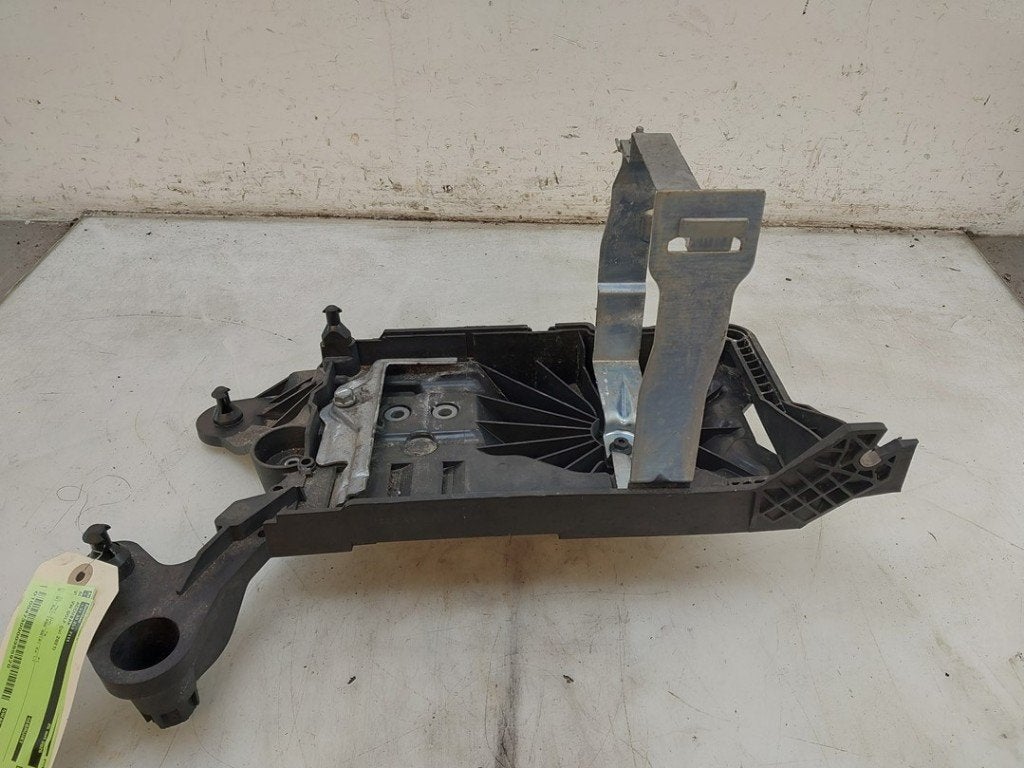 BAC A BATTERIE Volkswagen Golf VIII (CD1) (|5WA915331|), Dhr. J. Ham, Volkswagen, Administratie@autoham.nl, Utilisé