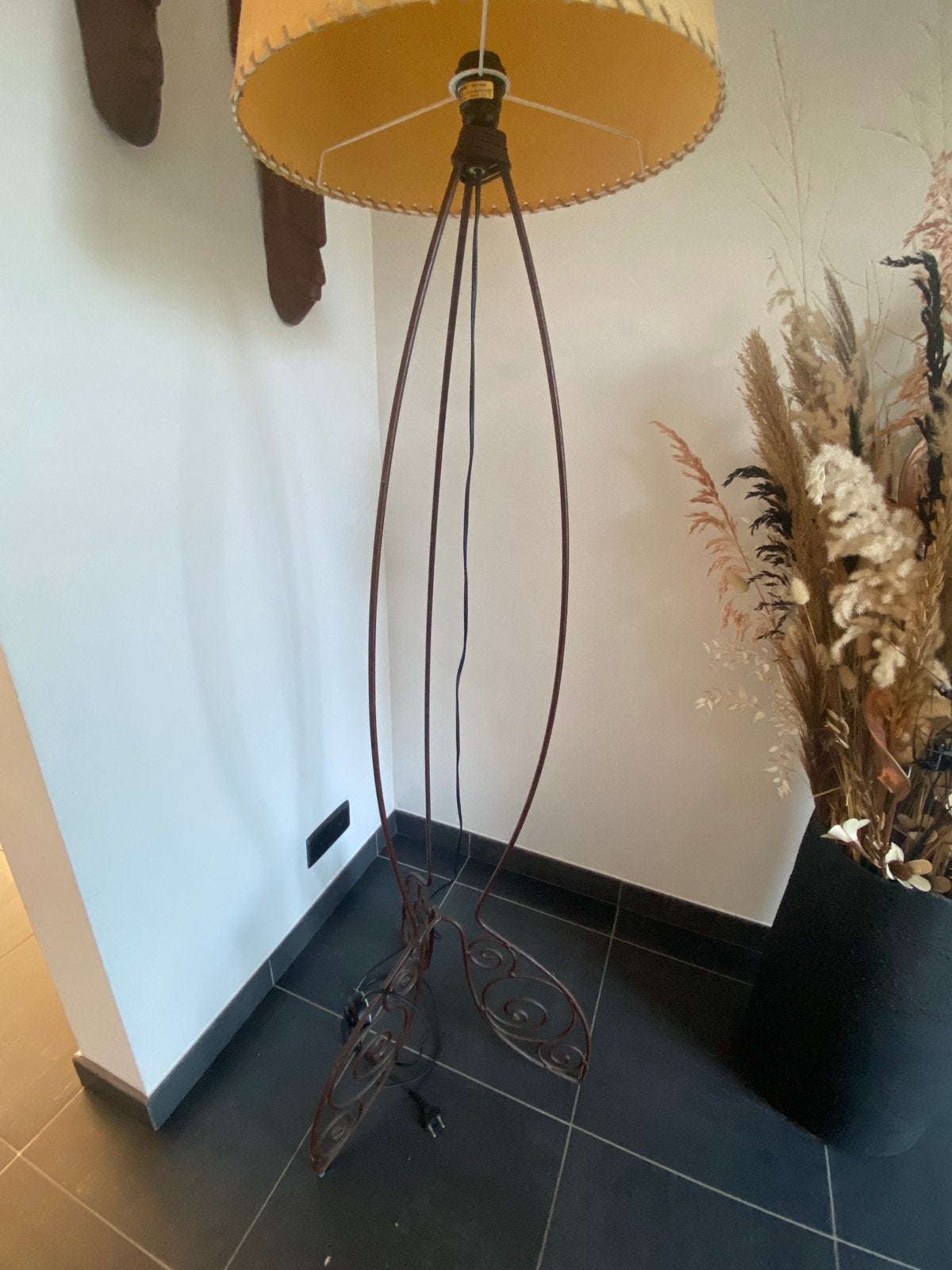 Hoge Staande Lamp beige, Huis en Inrichting, Lampen | Vloerlampen, Ophalen, Zo goed als nieuw, Metaal, 150 tot 200 cm