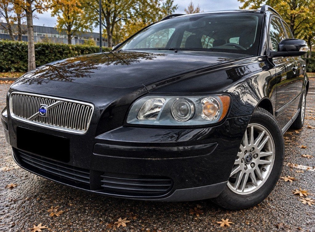 VOLVO V50 1.6D/1ÈRE MAIN/ AIRCO+JANTES…/C.T OK+CAR-PASS, Autos, Achat, Boîte manuelle, Noir, 5 portes