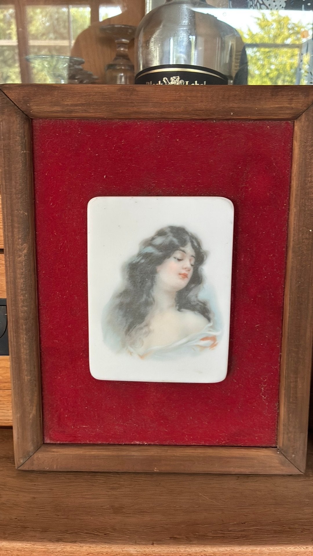 Antieke porseleinen portretplaten (miniaturen), Enlèvement