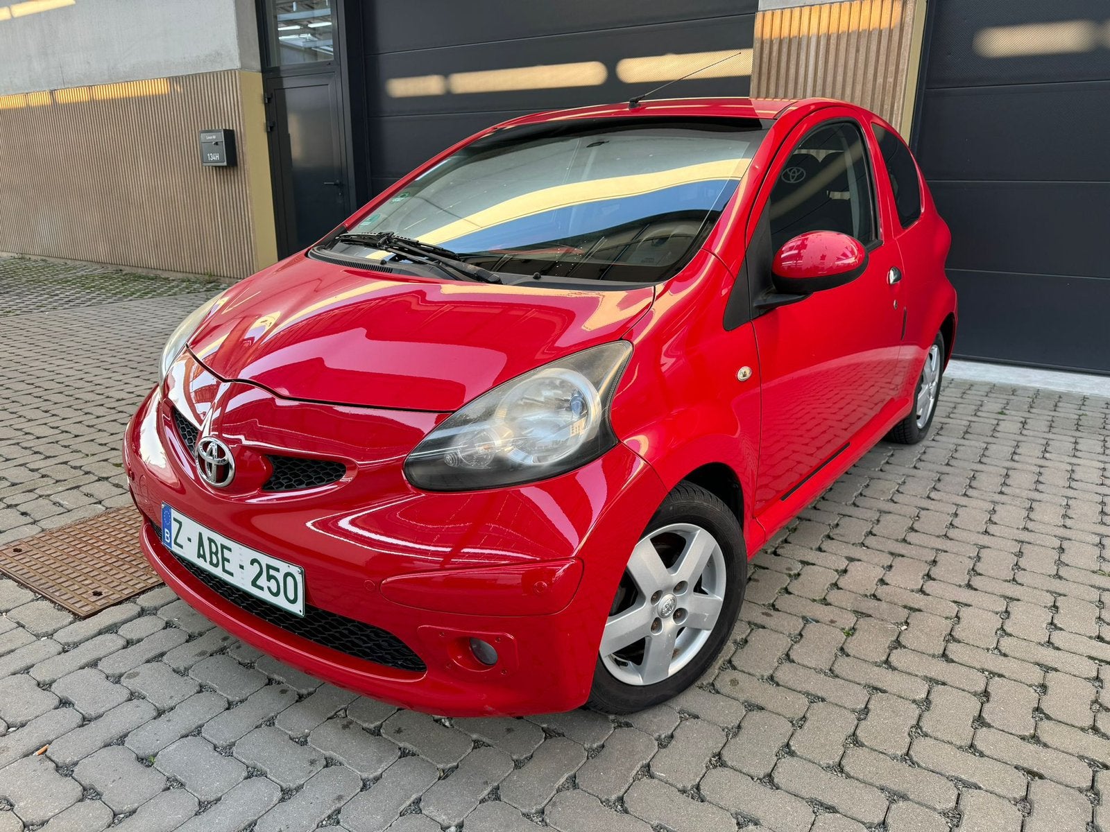 Toyota Aygo Aygo 1.0i VVT-i Sport, Autos, Rouge, Achat, 50 kW, Entreprise