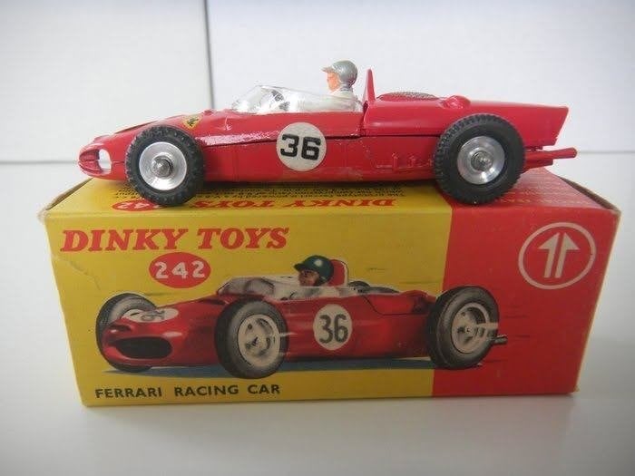 FERRARI DINKY TOY TE KOOP MET ORIGINELE VERPAKKING, Ophalen of Verzenden, Zo goed als nieuw, Auto, Dinky Toys