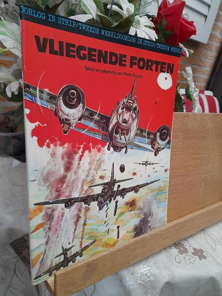 tweede wereldoorlog in strip ''vliegende forten'', Boeken, Eén stripboek, Ophalen of Verzenden, Zo goed als nieuw