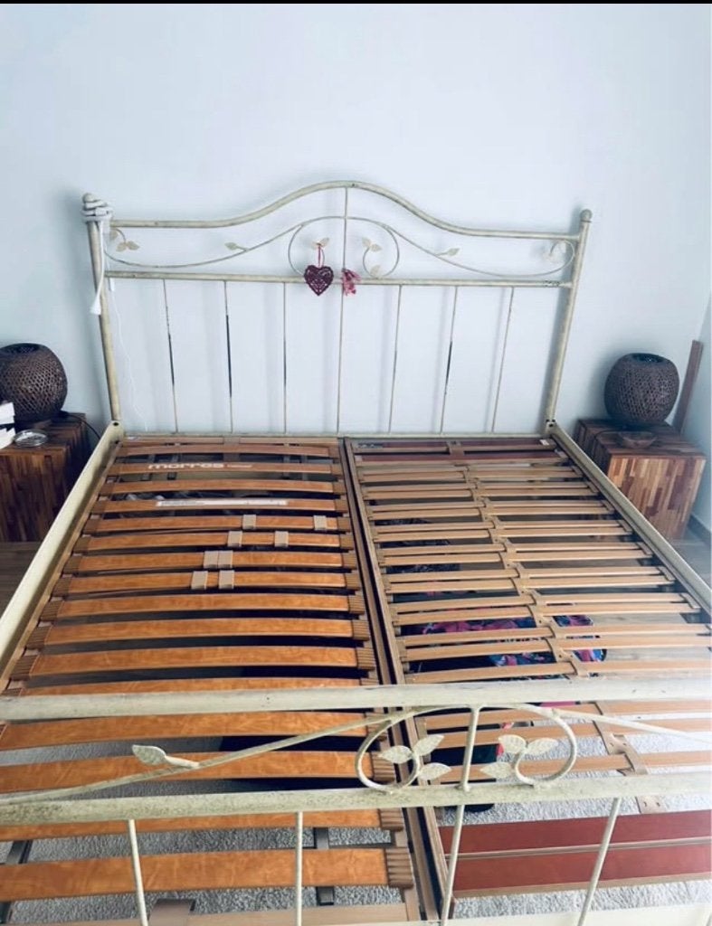 Lit 180cmx200cm avec sommier A DONNER, Enlèvement, Utilisé, Sommier, 180 cm