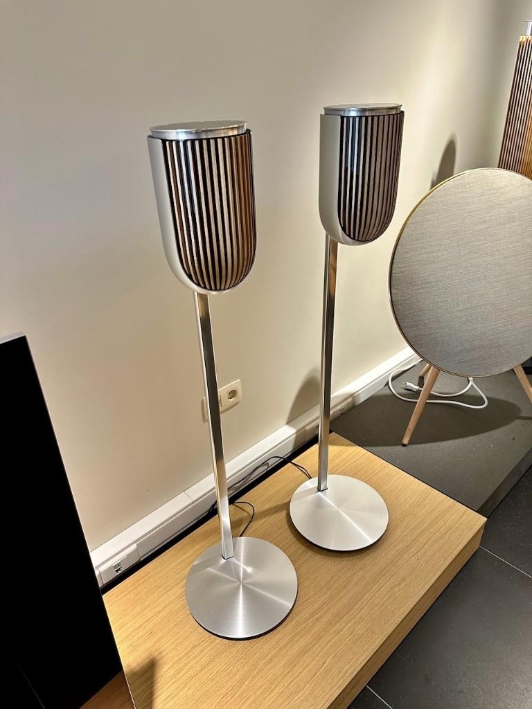 Bang & Olufsen Beolab 8 Alu/Eik met floor stands - B&O, Info@bang-olufsen.dk, Zo goed als nieuw, Bang & Olufsen Alle 1 / DK-7600 Struer / Denmark