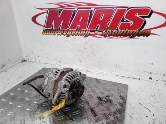 Dynamo van een Mazda 323F, Gebruikt, -, -, Mazda