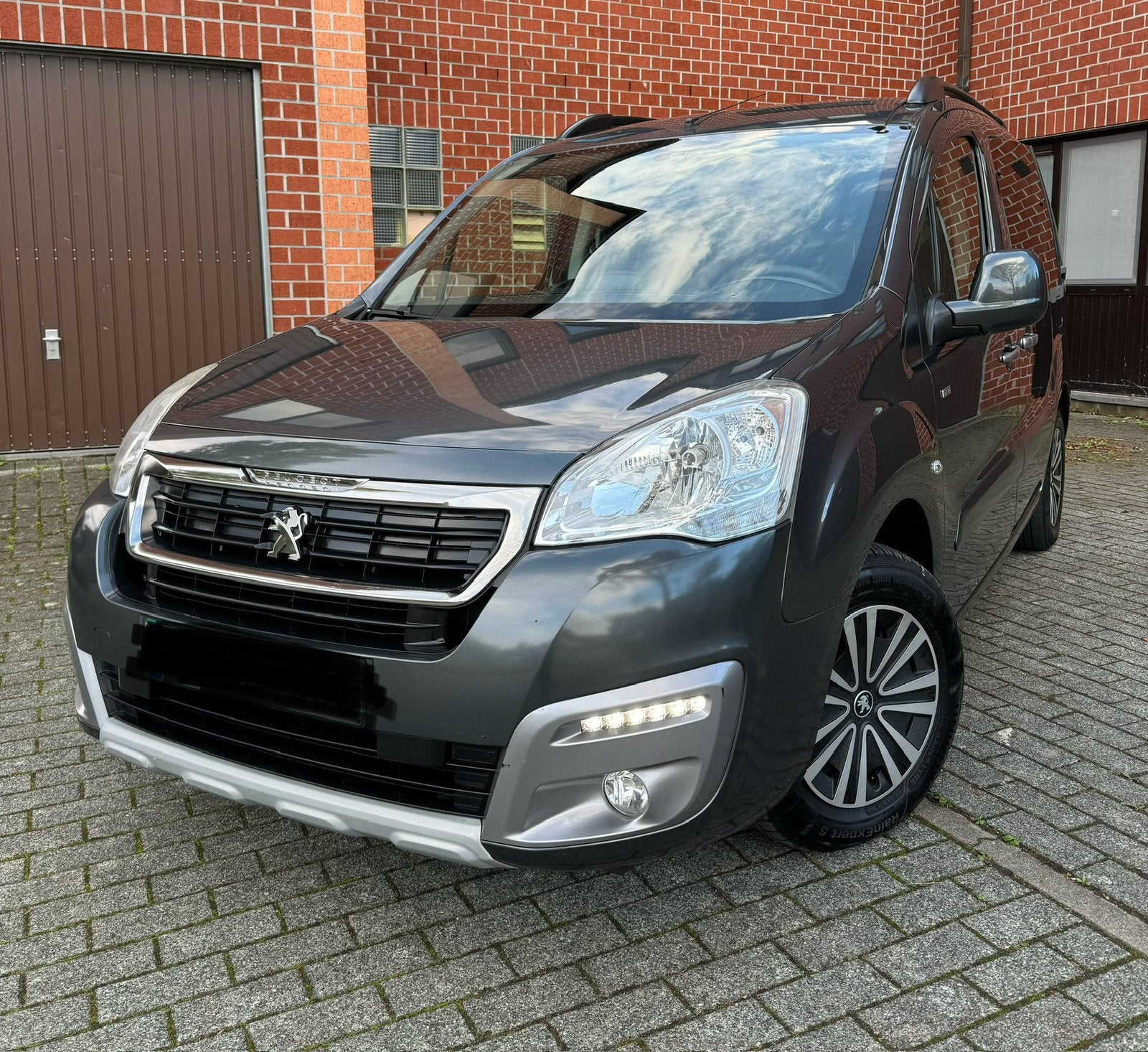 Peugeot partner style 1.2 essence euro6b historique complet, Autos, Achat, Euro 6, Entreprise, Boîte manuelle