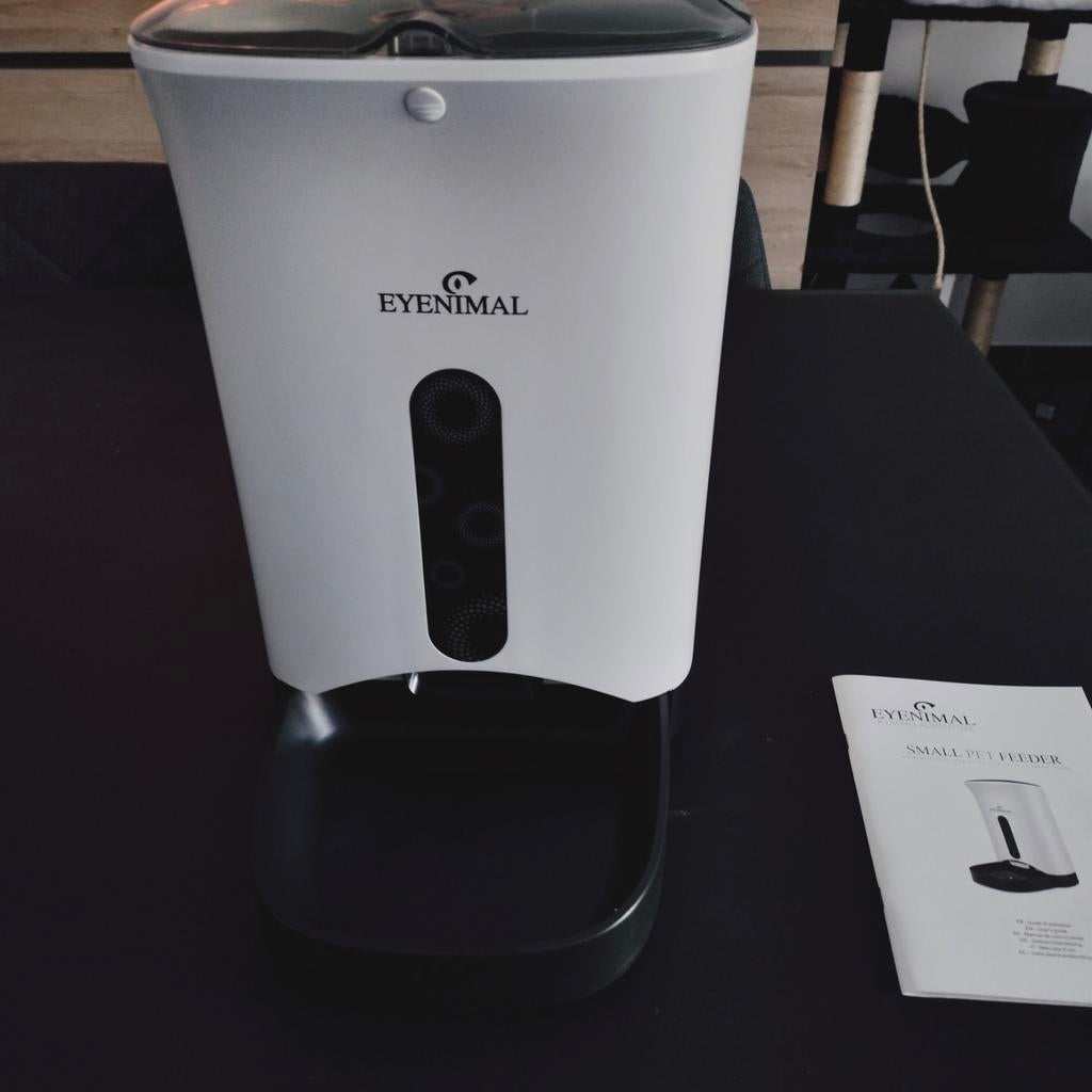 Eyeanimal automatic pet feeder, Dieren en Toebehoren, Ophalen
