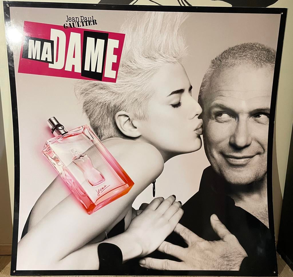Affiche géante plastique Jean-Paul Gaultier MaDame - Ma Dame, Bijoux, Sacs & Beauté, Enlèvement ou Envoi, Comme neuf