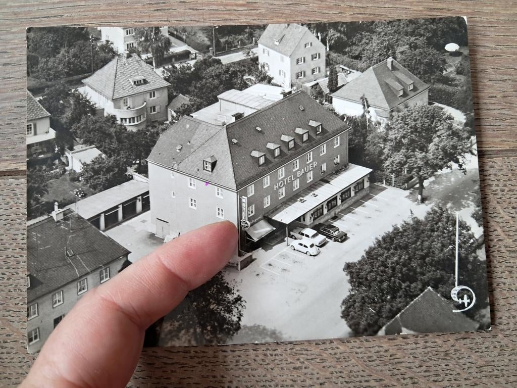 Description : Hôtel Bauer Moosburg, Allemagne, voitures rétr, Enlèvement ou Envoi, Allemagne