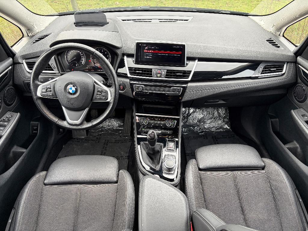 BMW 216i Gran Tourer - 2022 - 130830km - HUD - DAB, Auto's, BMW, Voorwielaandrijving, Monovolume, Leder en Stof, Zwart