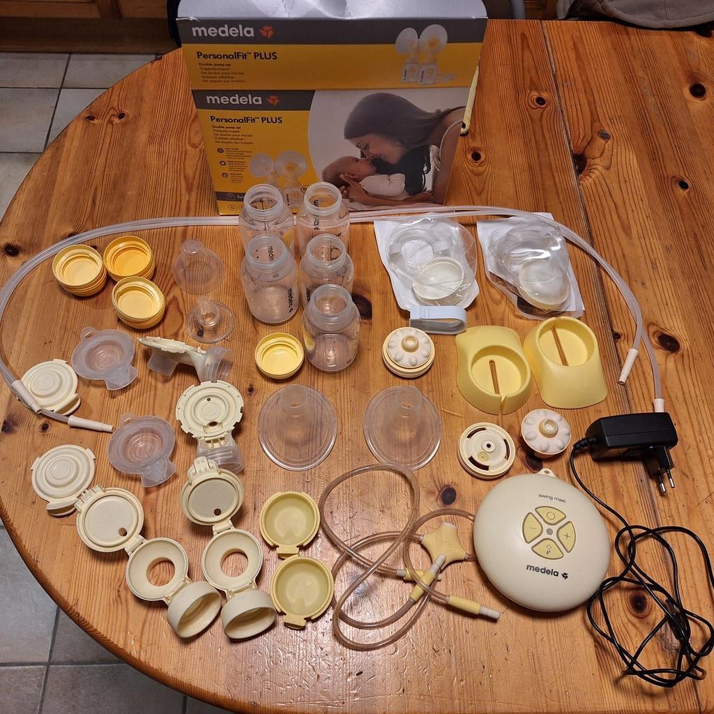 Pompe d'allaitement Medela avec accessoires., Enlèvement