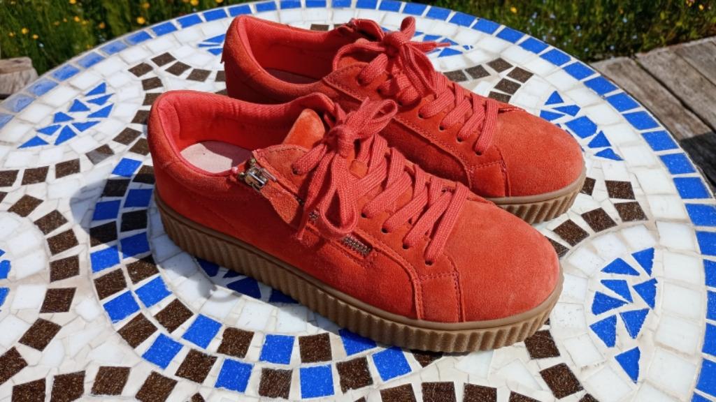 Nieuwe rode DAMART-schoenen 20€ in plaats van 79,99€!, Ophalen, Schoenen met lage hakken, Nieuw, Damart