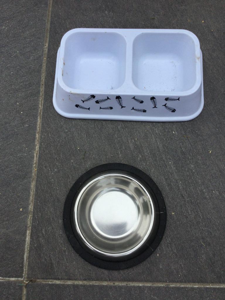 Eet- en drankbakjes voor poezen, Ophalen of Verzenden