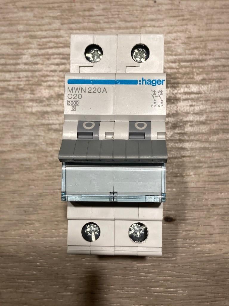 Lot de 6 disjoncteurs, Bricolage & Construction, Électricité & Câbles, Enlèvement ou Envoi, Utilisé, Autres types