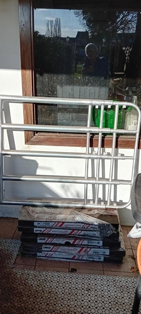 Stalen poort, Enlèvement ou Envoi