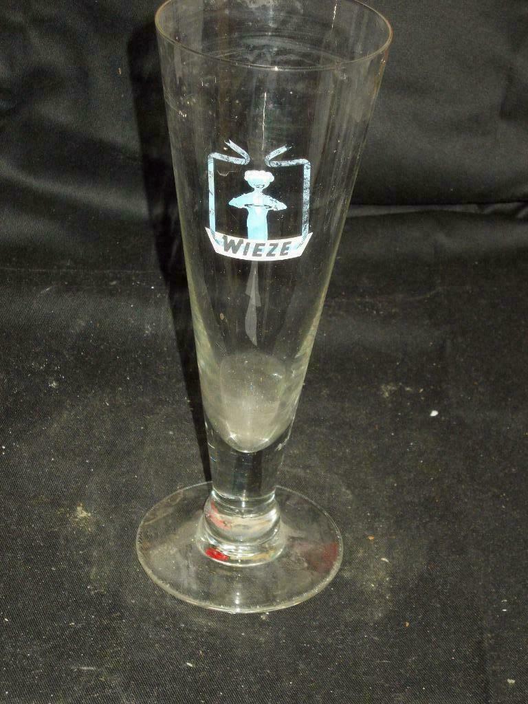 Bierglas.Wieze.Van Roy.Fluitglas. D37, Ophalen of Verzenden, Gebruikt, Glas of Glazen, Overige merken