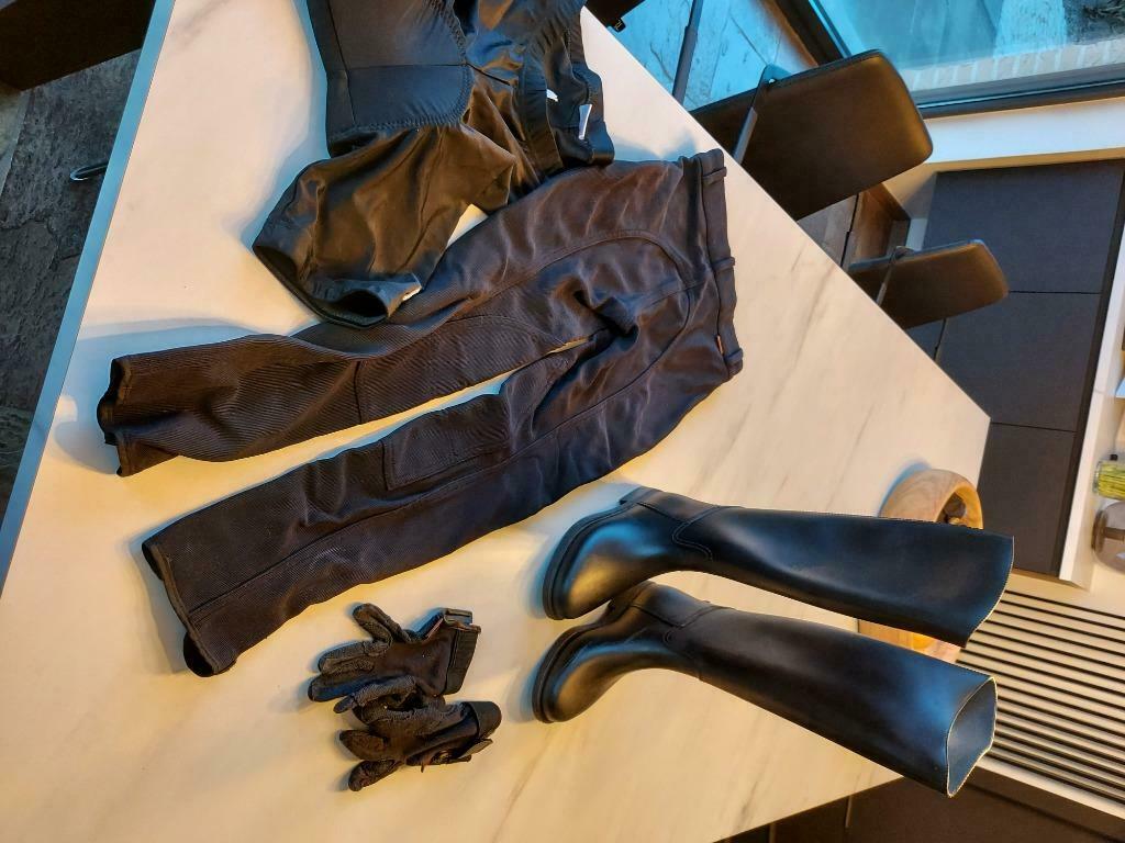 Ruitersport uitrusting 12 j, Ophalen, MET, Zwart, Overige typen