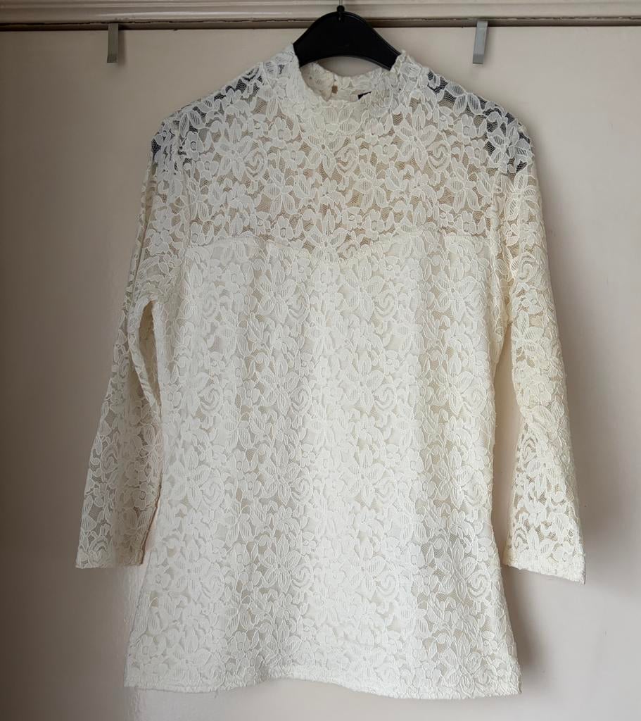 AMISU  AMISU top met kant - maat M, Kleding | Dames, Ophalen of Verzenden, Zo goed als nieuw