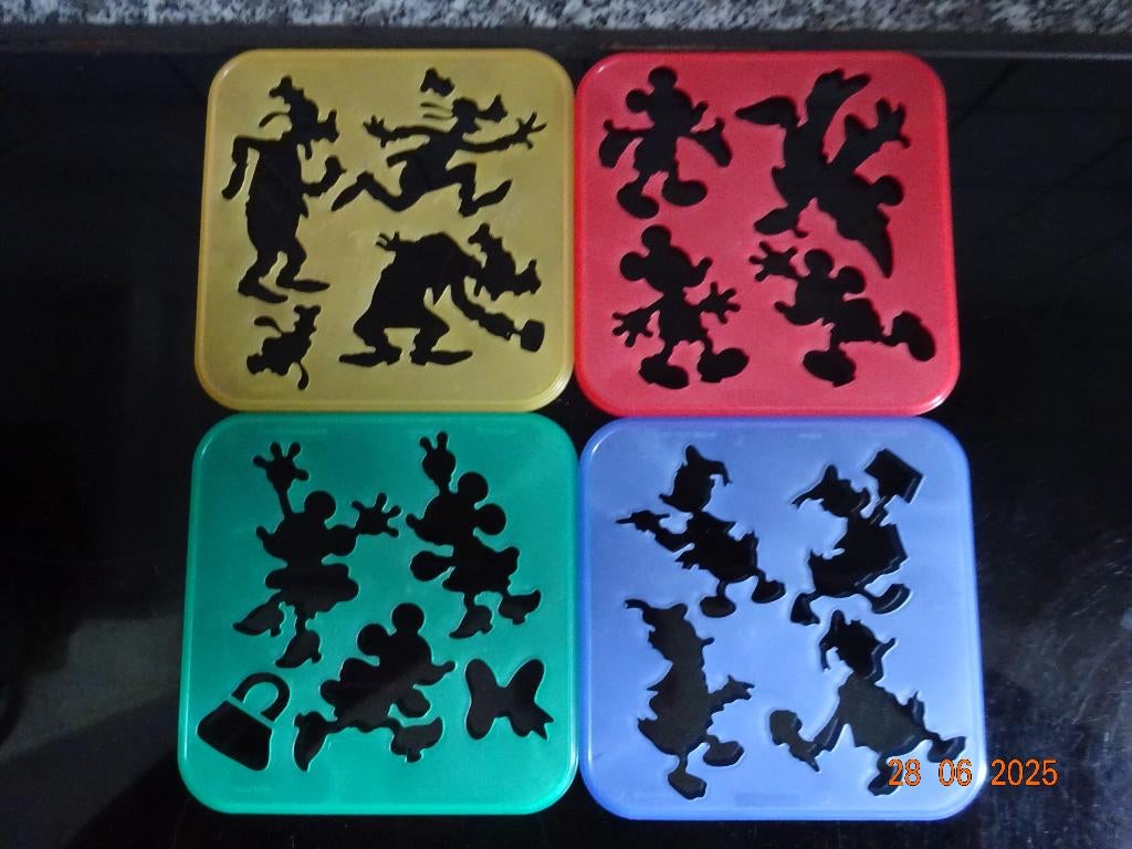 Tupperware,tuppertoy set 4 sjablonen "disney" In prima staat, Kinderen en Baby's, Ophalen of Verzenden