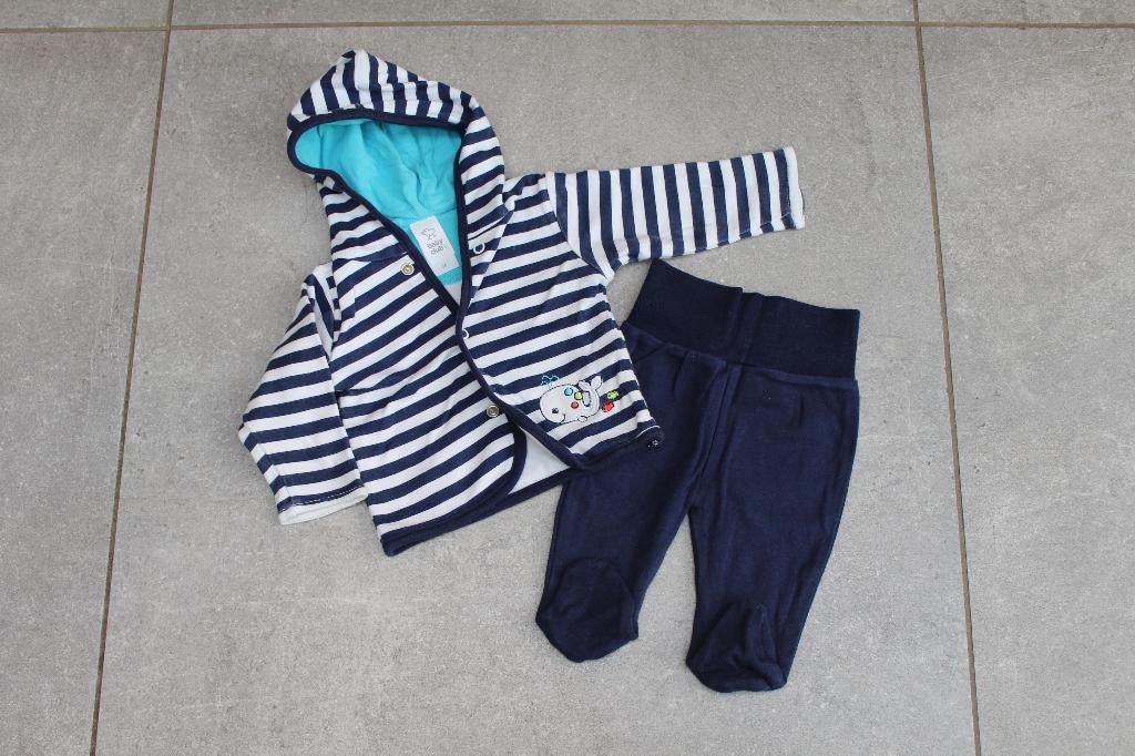 ensemble gilet pantalon 1 mois, Enfants & Bébés, Vêtements de bébé | Taille 56, Neuf, Garçon, C&A, Ensemble