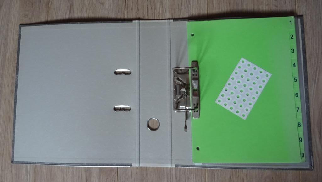 Grand classeur + intercalaires + pochettes + oeillets, Enlèvement ou Envoi, Utilisé