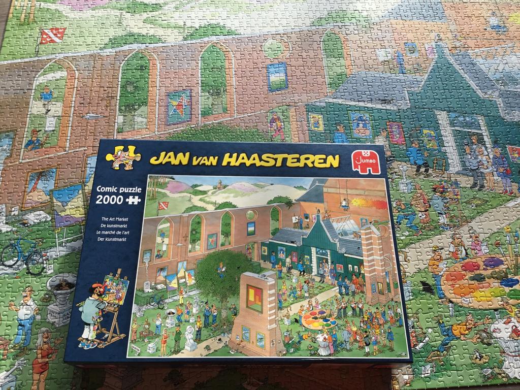 Jan Van Haasteren puzzle Le marché de l'art - 2000 pièces, Enlèvement ou Envoi, Comme neuf, Puzzle