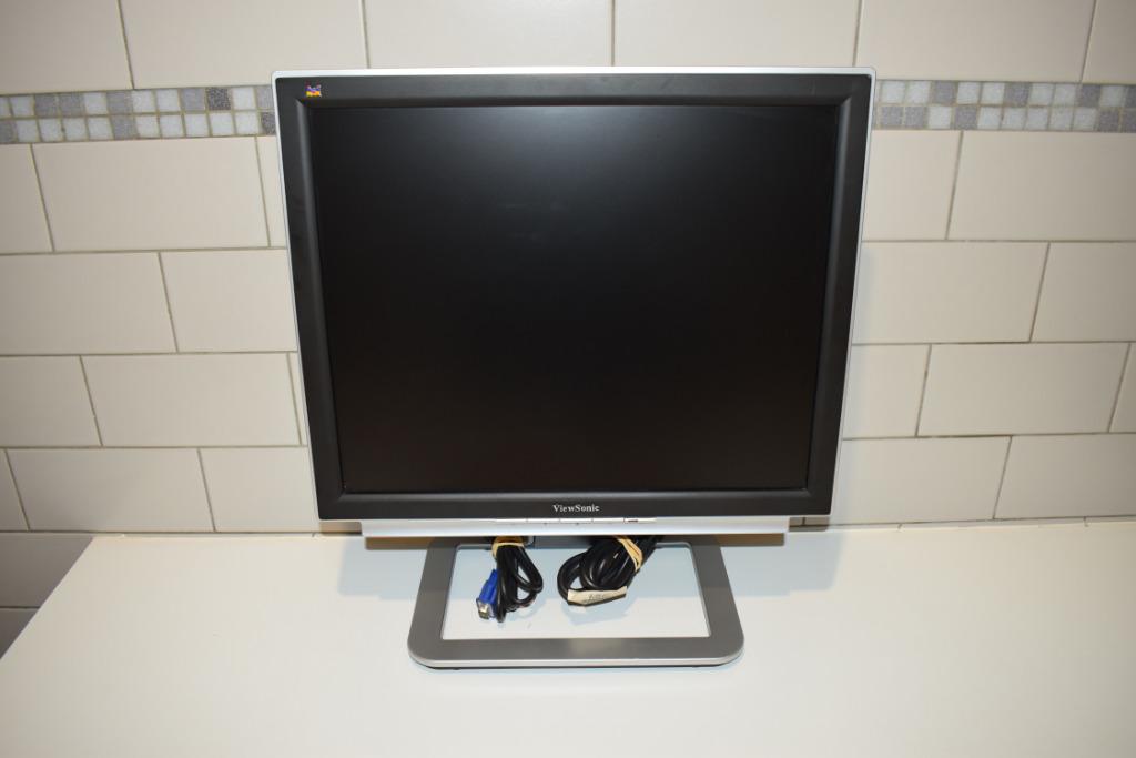 MONITEUR VIEW SONIC VX924, Informatique & Logiciels, Enlèvement ou Envoi, Utilisé