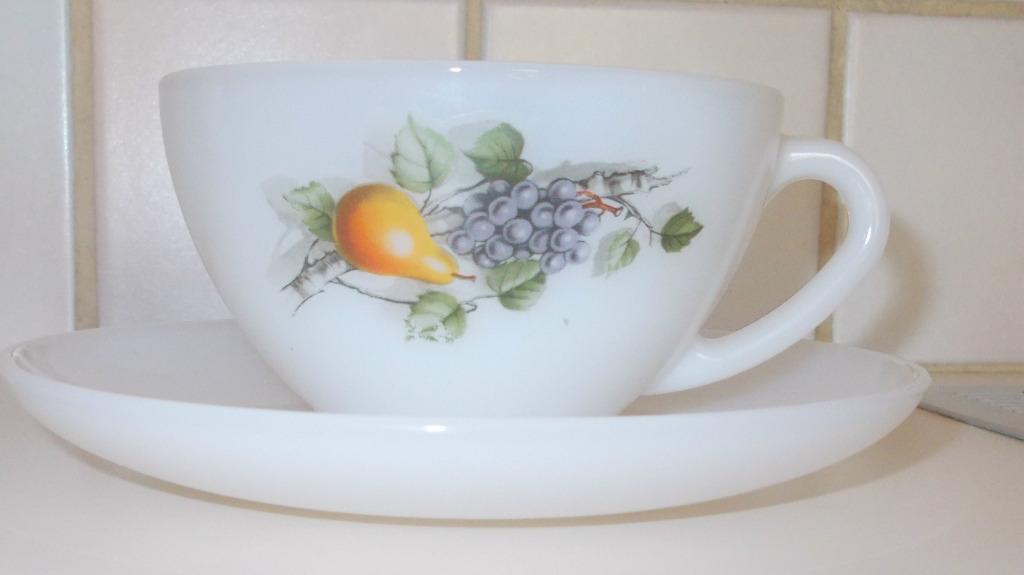 Tasses et sous-tasses en arcopal, Ophalen, Nieuw