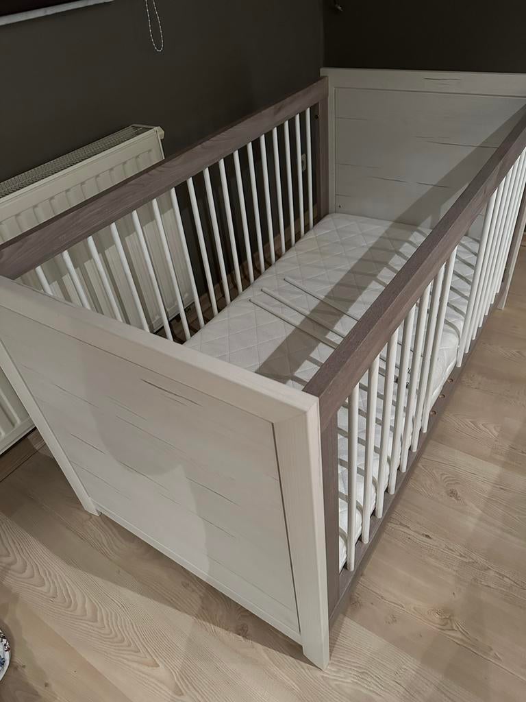 Te koop babybed met matras, Ophalen, Zo goed als nieuw, Jongetje of Meisje