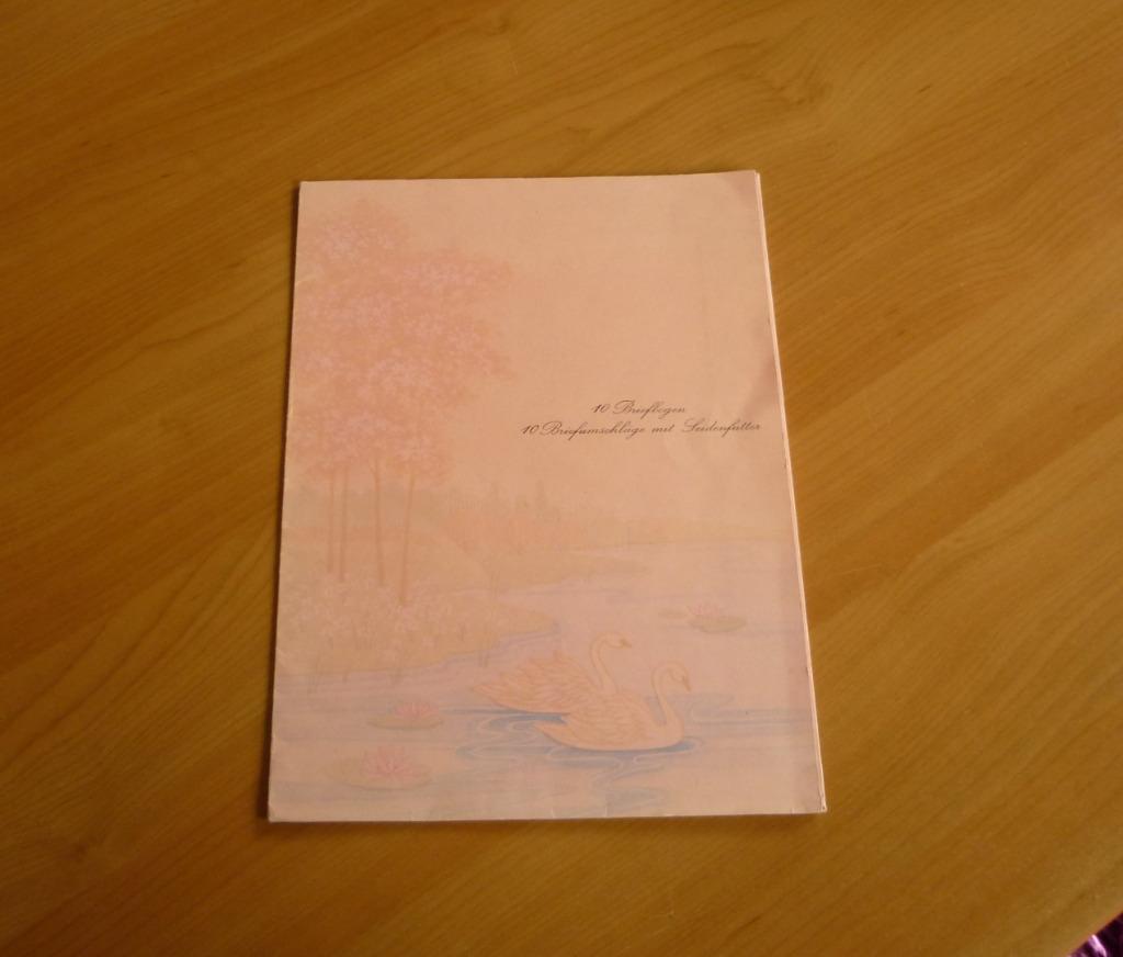 Roze briefpapier en envelop zwanen meer, Diversen, Schrijfwaren, Ophalen of Verzenden